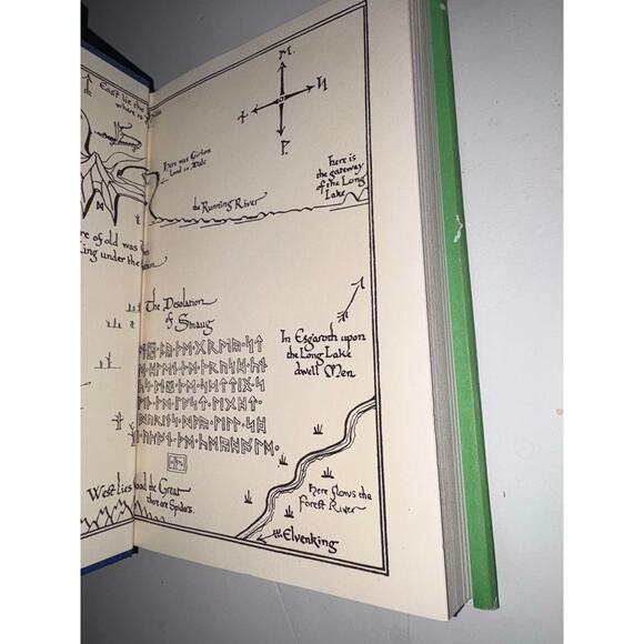 The Hobbit JRR Tolkien book dust cover - Picture 4 of 4